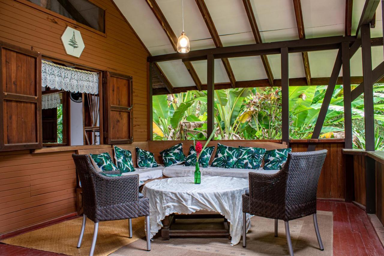 Chalet Y Cabinas Hibiscus Cahuita Esterno foto
