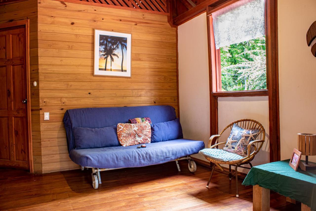 Chalet Y Cabinas Hibiscus Cahuita Esterno foto