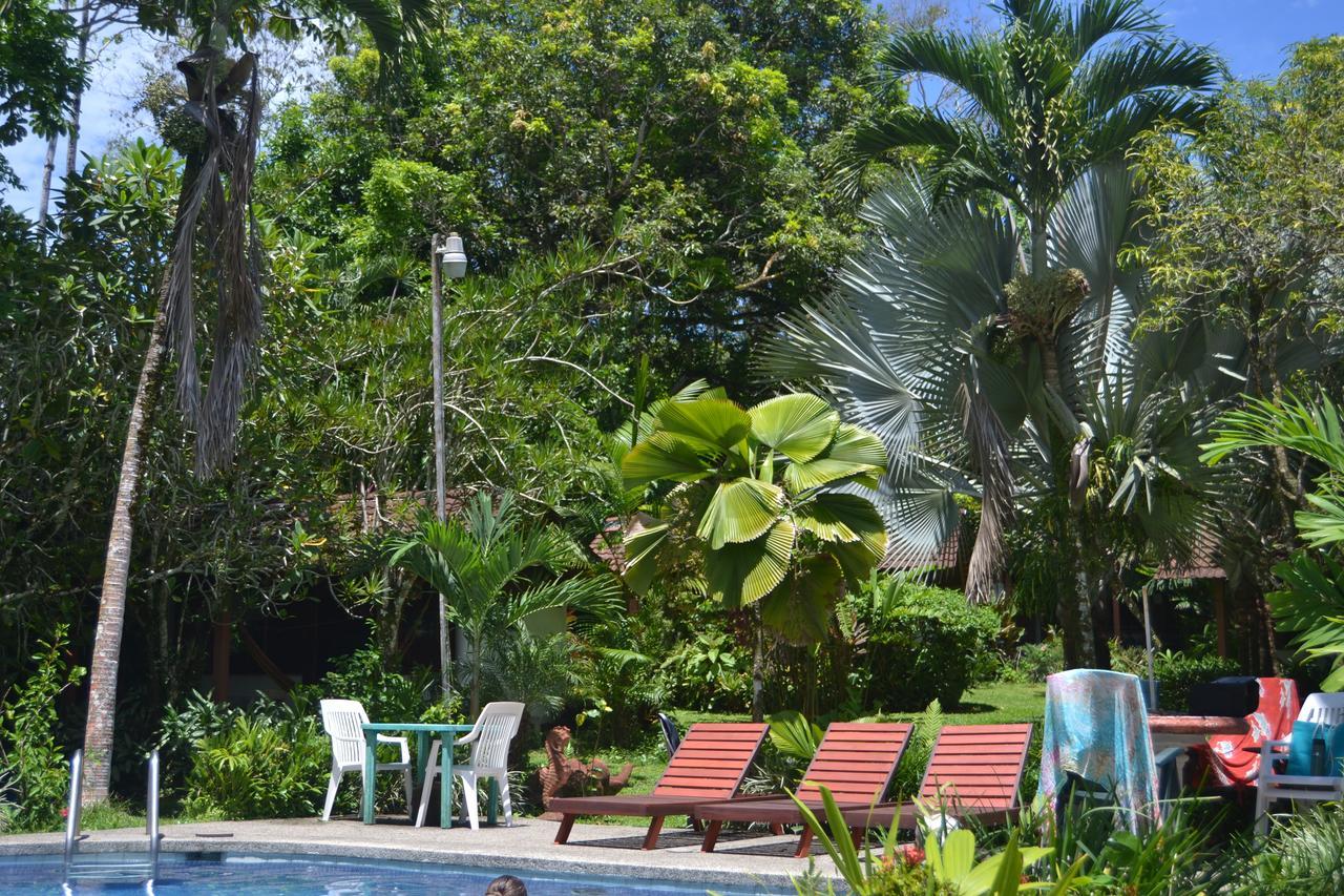 Chalet Y Cabinas Hibiscus Cahuita Esterno foto