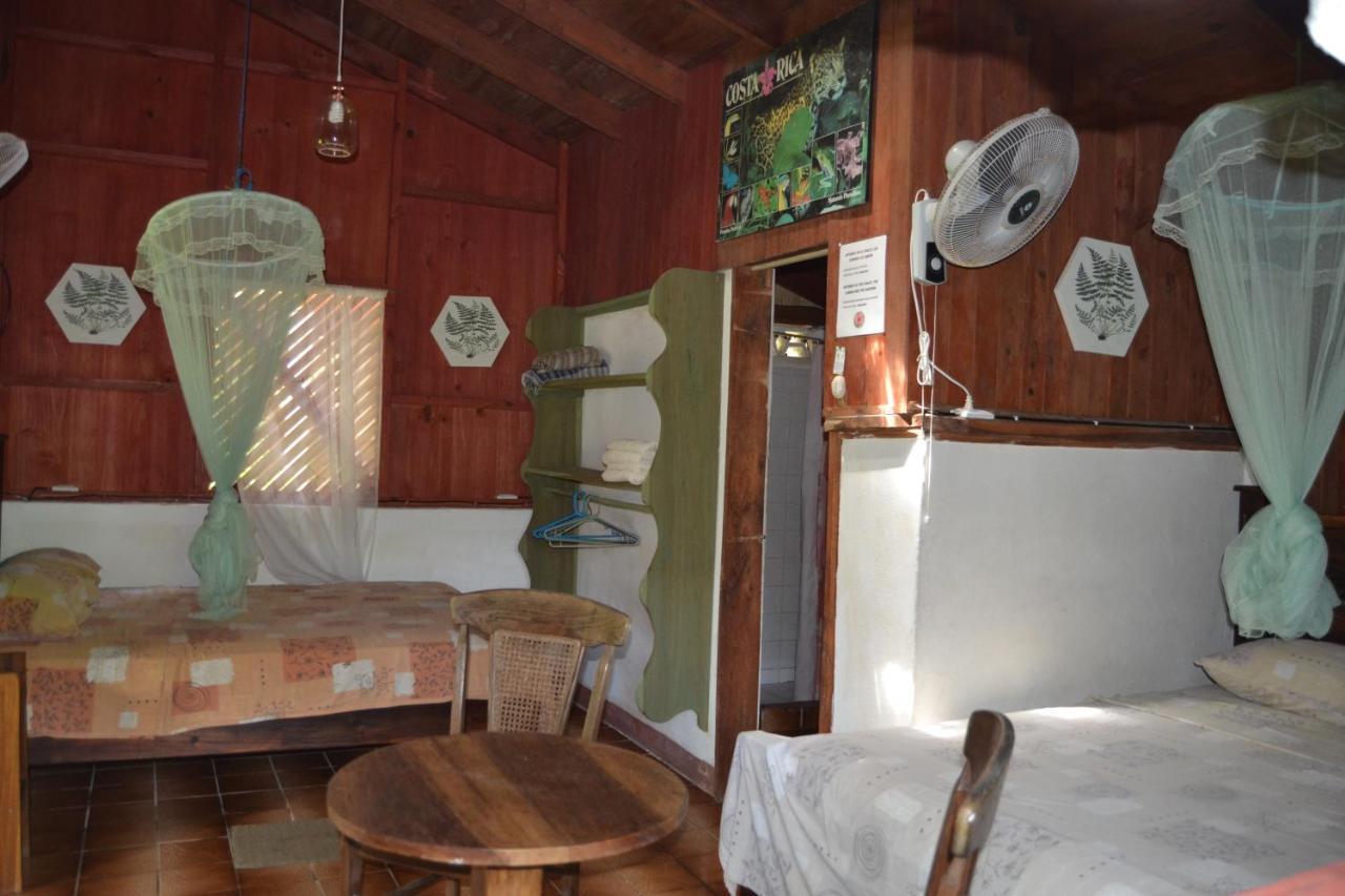Chalet Y Cabinas Hibiscus Cahuita Esterno foto