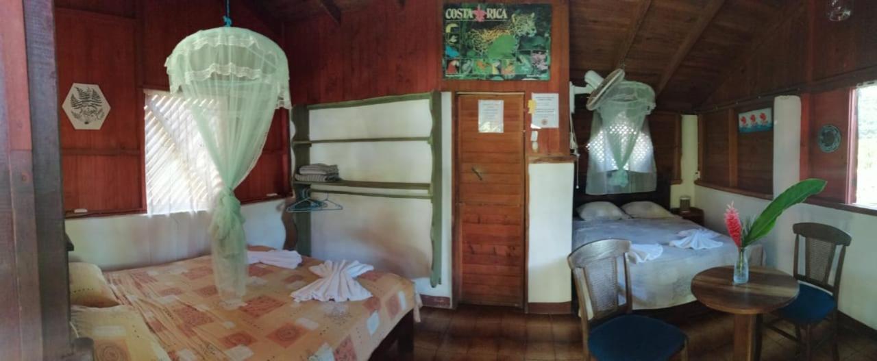 Chalet Y Cabinas Hibiscus Cahuita Esterno foto