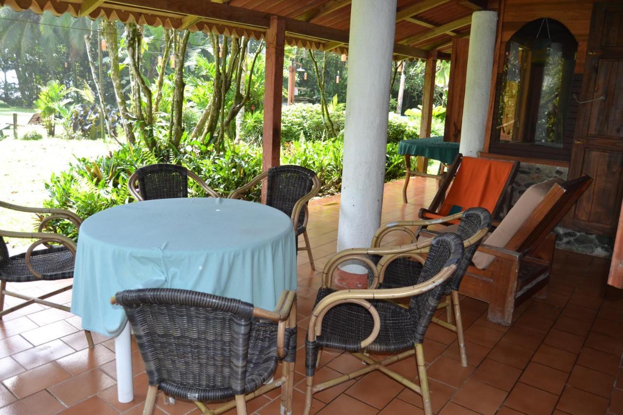 Chalet Y Cabinas Hibiscus Cahuita Esterno foto