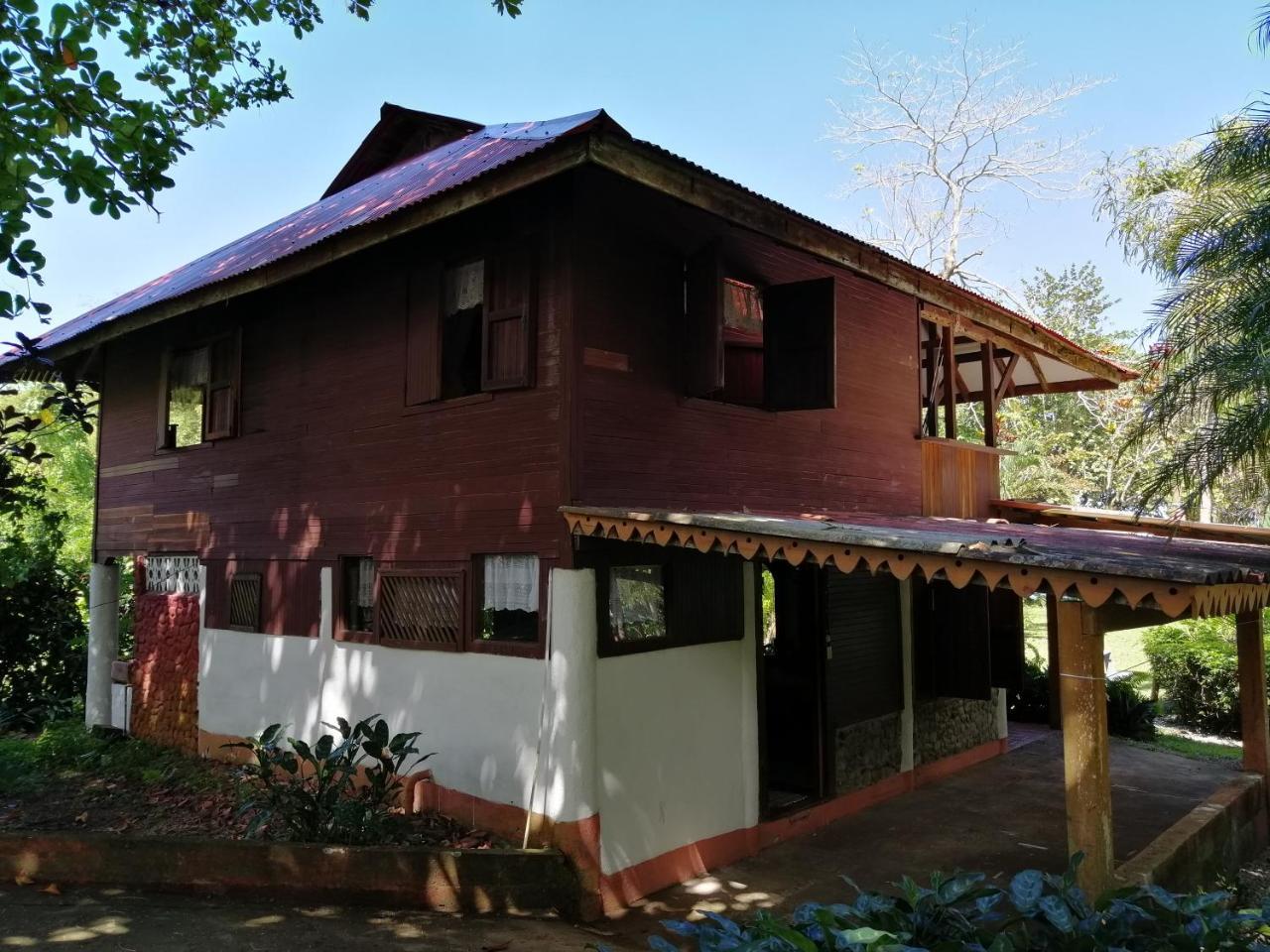 Chalet Y Cabinas Hibiscus Cahuita Esterno foto