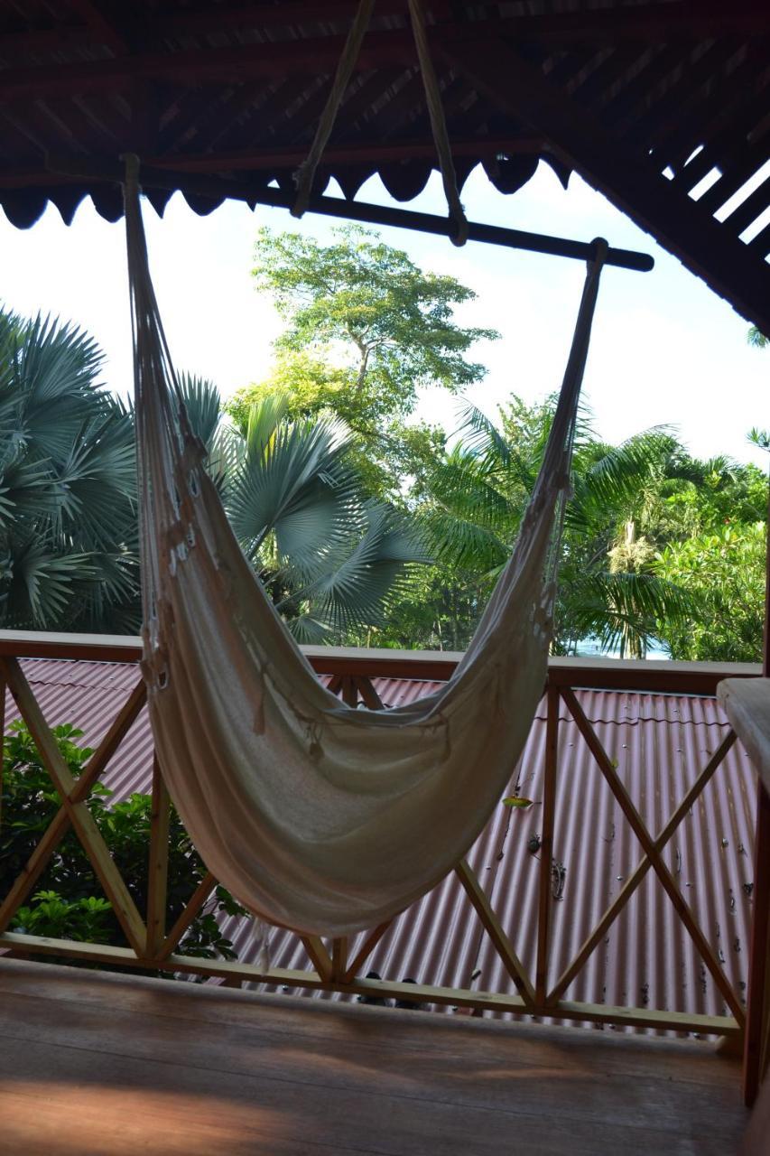 Chalet Y Cabinas Hibiscus Cahuita Esterno foto
